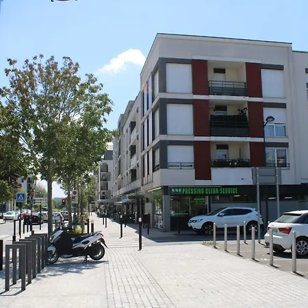 Cosy And Quiet Flat Close To Disneyland Paris Montevrain Exterior photo